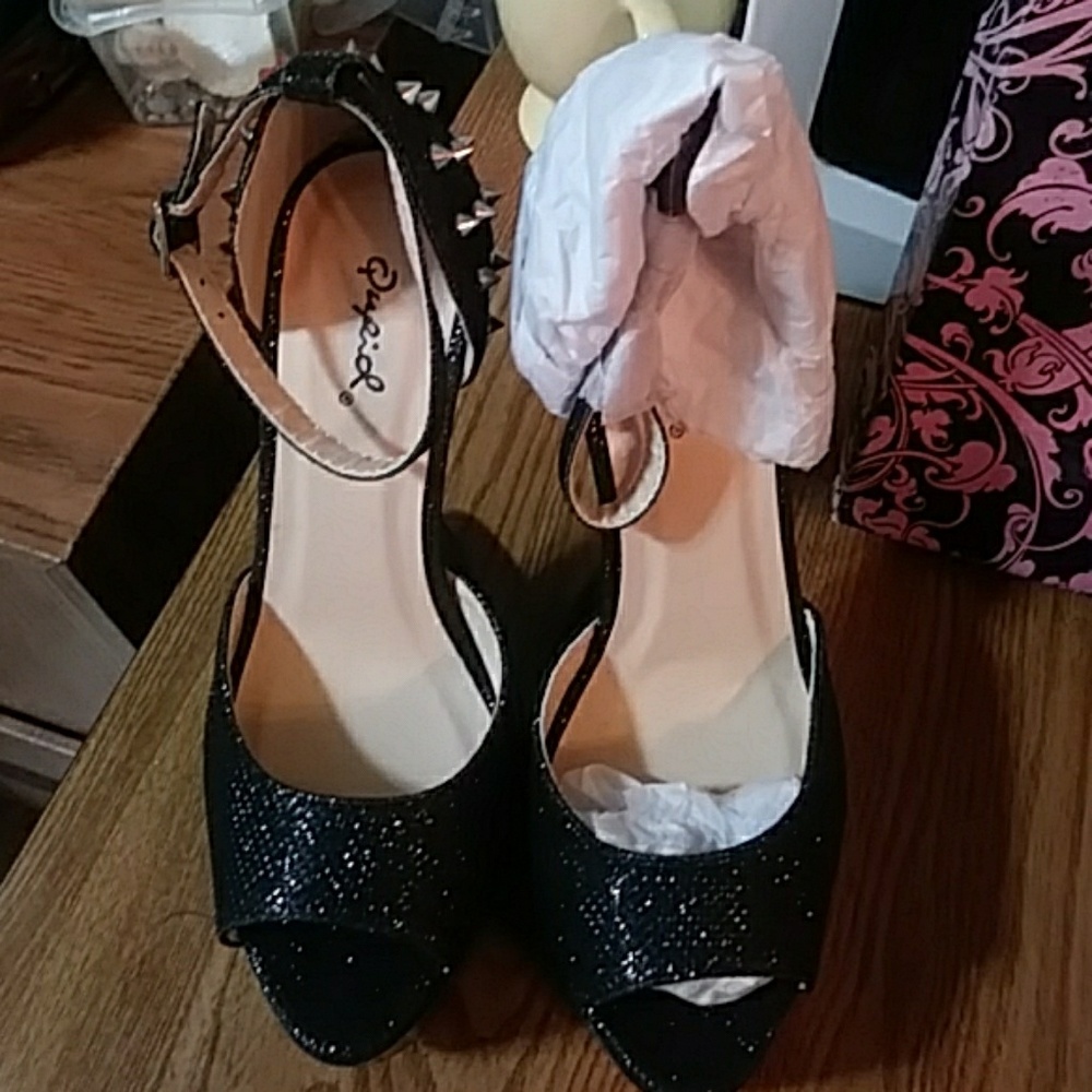 High heel shoes